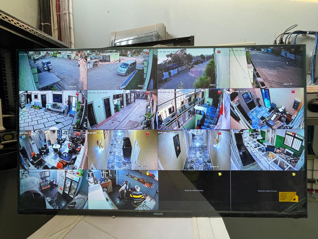 Mur d'images 16 caméras affiché sur un écran de supervision